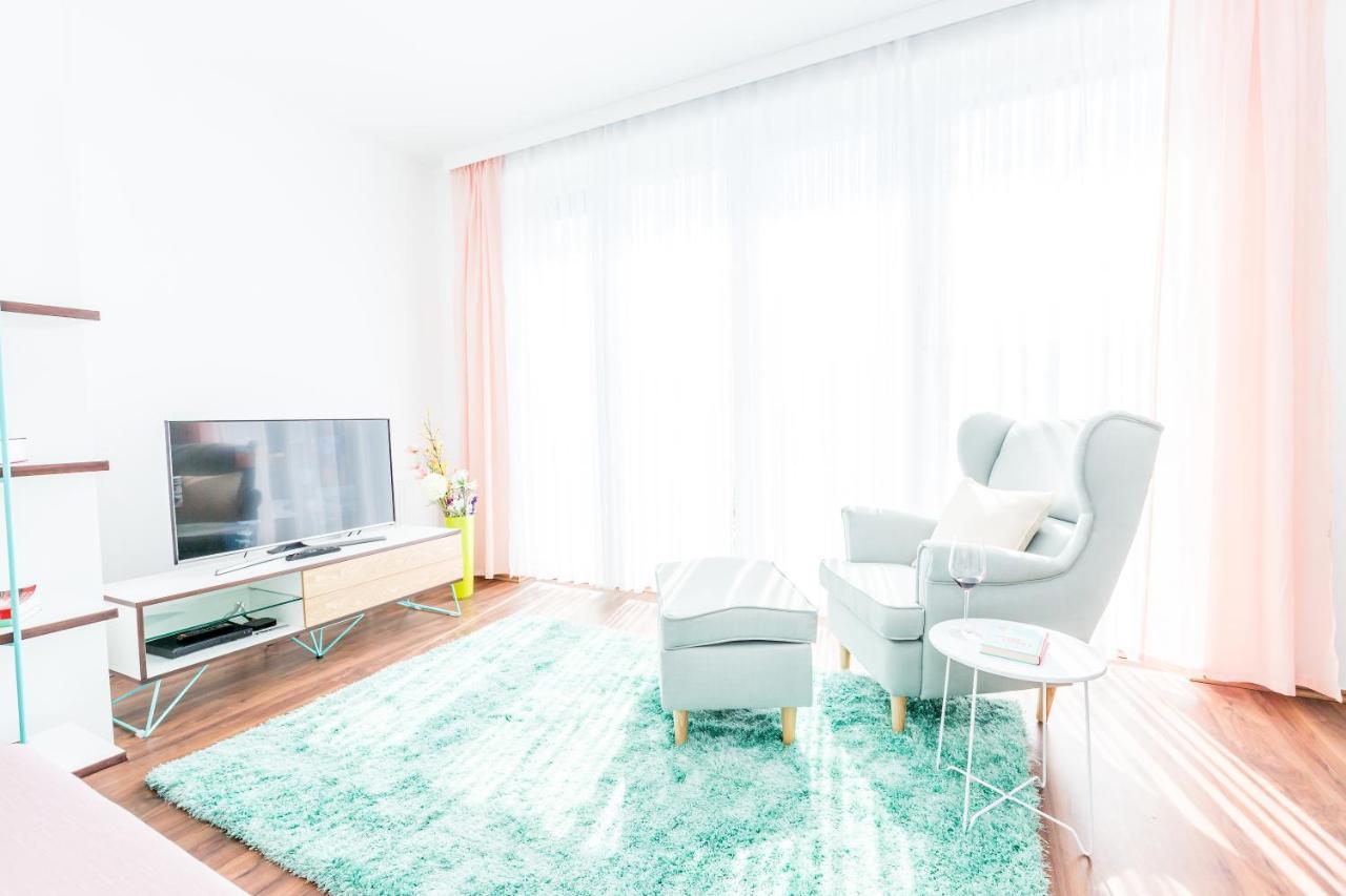 Simtown Suite Apartments Вена Экстерьер фото