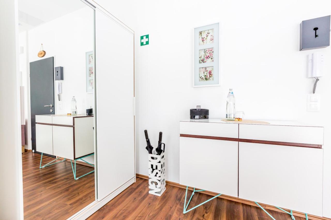 Simtown Suite Apartments Вена Экстерьер фото