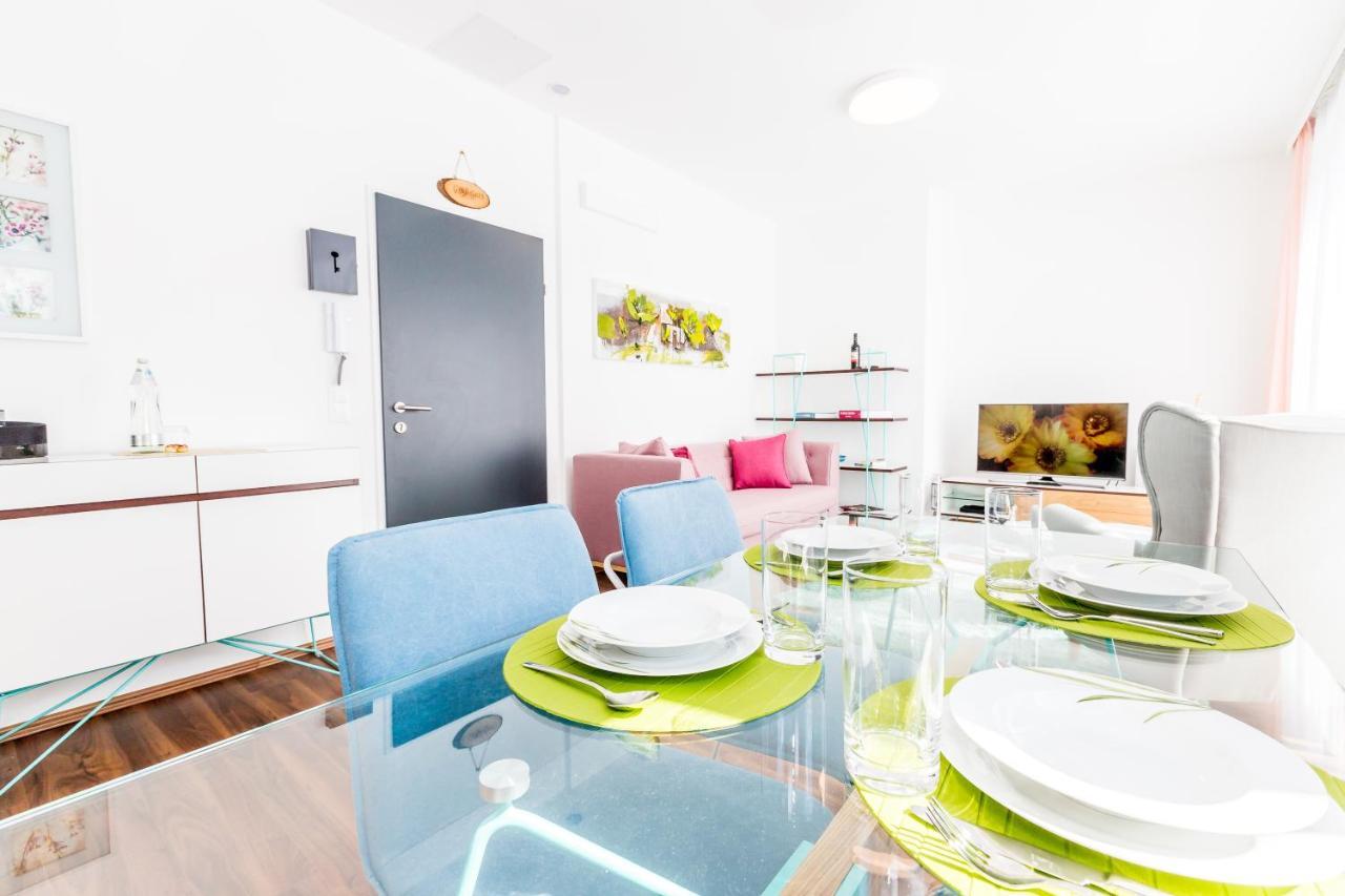 Simtown Suite Apartments Вена Экстерьер фото