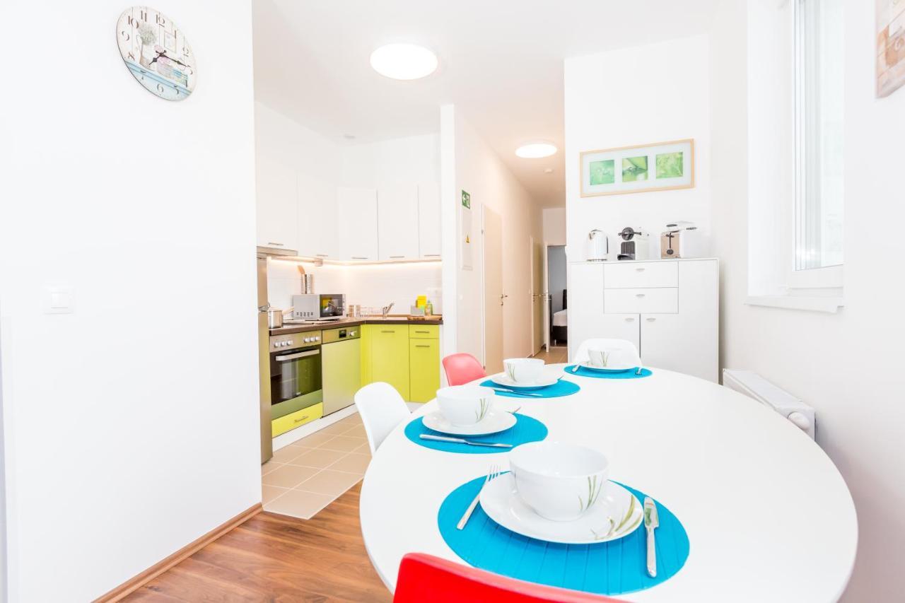 Simtown Suite Apartments Вена Экстерьер фото