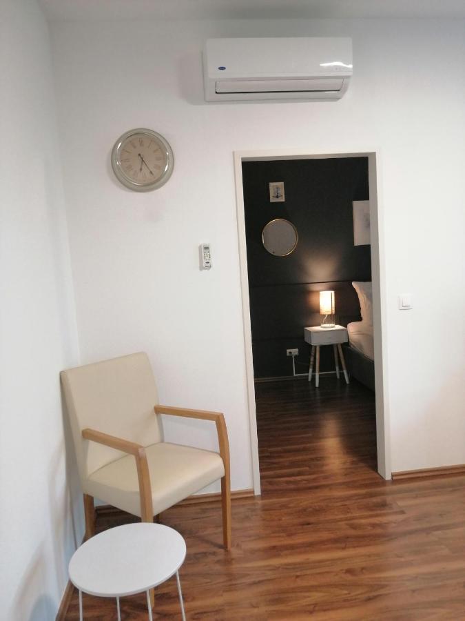 Simtown Suite Apartments Вена Экстерьер фото